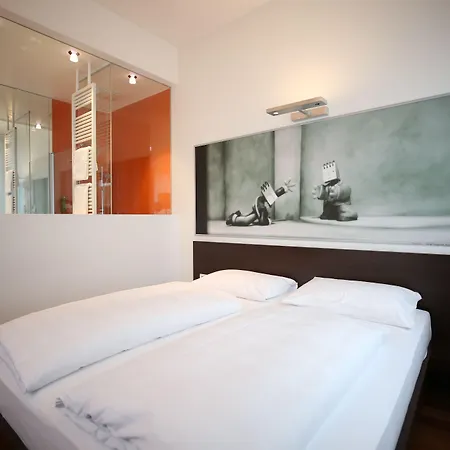 מלון Arte לינץ